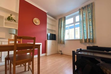 4 bed house, Cathays, Cardiff, CF244BJ - Image 2