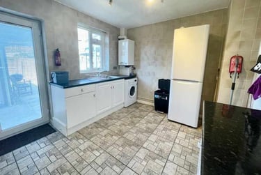 4 bed house, Scarnell Road, Earlham, Norwich, NR58HT - Image 2