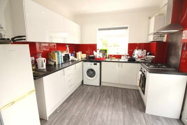 5 bed house, Cathays, Cardiff, CF244JW - Image 2