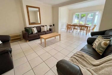 8 bed house, Earlham Green Lane, Earlham, Norwich, NR58HA - Image 1