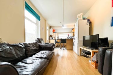 5 bed house, Cathays, Cardiff, CF244QL - Image 1