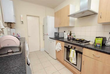 5 bed house, Selly Hill Road, Selly Park, Birmingham, B297DL - Image 2