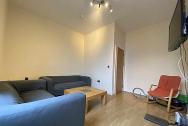 1 bed flat, Roath, Plasnewydd, Cardiff, CF243BT - Image 1