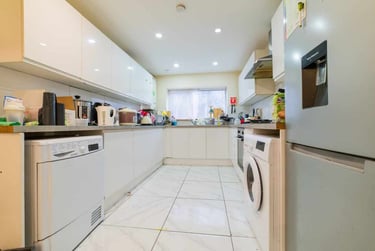 5 bed house, Cathays, Cardiff, CF244LL - Image 2