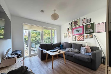 6 bed house, Cathays, Cardiff, CF244ES - Image 1