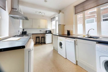 4 bed house, Bonhay Road, St David's, Exeter, EX44JD - Image 4