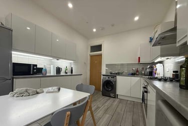5 bed house, Cathays, Cardiff, CF103EH - Image 2