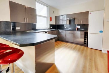10 bed house, Old Tiverton Road, Mount Pleasant, Exeter, EX46NG - Image 3
