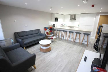6 bed house, Cathays, Plasnewydd, Cardiff, CF244NJ - Image 1