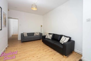 6 bed house, Derby Road, Fallowfield, Manchester, M146UX - Image 2