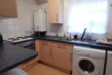 2 bed flat, King Edwards Road, Brynmill, Swansea, SA14LL - Image 2