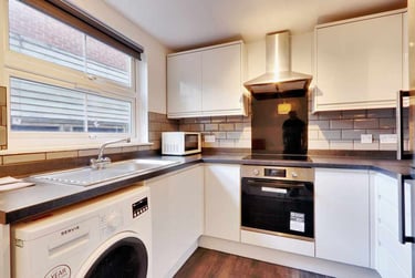 3 bed house, Victoria Road, St James, Exeter, EX46JB - Image 3