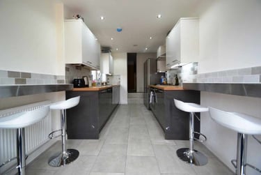 6 bed house, Cathays, Cardiff, CF244JF - Image 2