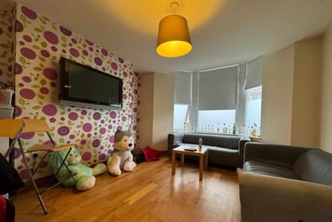 6 bed house, Cathays, Cardiff, CF244AW - Image 1