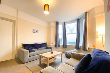 5 bed house, Cathays, Cardiff, CF103EG - Image 2