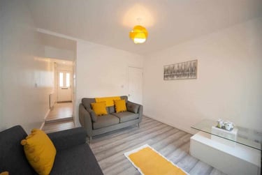 3 bed house, Charlotte Road, Stirchley, Birmingham, B302BS - Image 2