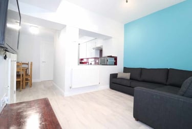6 bed house, Cathays, Plasnewydd, Cardiff, CF243DB - Image 1