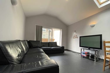 8 bed house, Cathays, Cardiff, CF244HT - Image 2