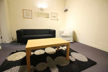 3 bed house, Cathays, Cardiff, CF244JL - Image 2