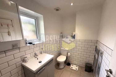 1 bed studio, Brentwood Road, Clarendon Park, Leicester, LE26AD - Image 6