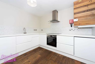 5 bed house, Fairlawn Close Manchester, Hulme, Manchester, M144GQ - Image 2