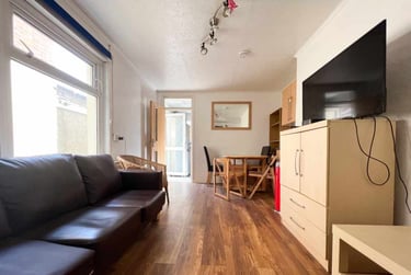 6 bed house, Cathays, Cardiff, CF244DW - Image 3