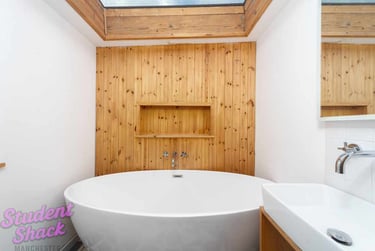 8 bed house, Booth Avenue Manchester, Fallowfield, Manchester, M146RB - Image 1