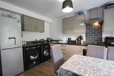5 bed house, Watford Road, Cotteridge, Birmingham, B301PD - Image 1