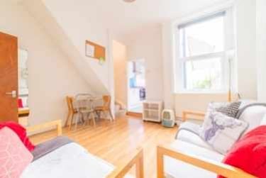 3 bed house, Cathays, Cardiff, CF244HD - Image 1