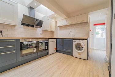 7 bed house, Tiverton Road, Selly Park, Birmingham, B296BU - Image 2