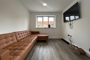 7 bed house, Cathays, Cardiff, CF244DE - Image 2