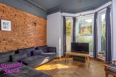 10 bed house, Victoria Road, Fallowfield, Manchester, M146AP - Image 1