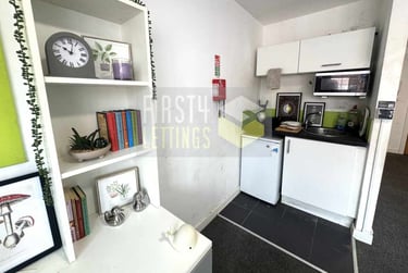 1 bed studio, Tudor Road, City Centre, Leicester, LE35HU - Image 5