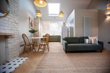 3 bed flat, Flat 2, 16 Beaufort Avenue, West Didsbury, Manchester, M201LL - Image 1