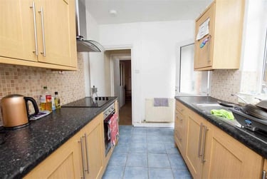 4 bed house, Warwards Lane, Selly Park, Birmingham, B297QR - Image 2