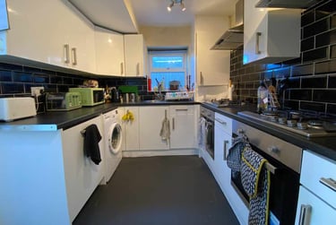 6 bed house, Cathays, Cardiff, CF244ER - Image 3