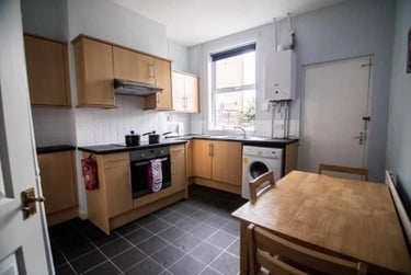 2 bed house, Spooner Road, Endcliffe, Sheffield, S105BN - Image 2