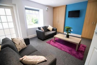 3 bed flat, 61-63 Clarkehouse Road, Broomhall, Sheffield, S102LG - Image 2