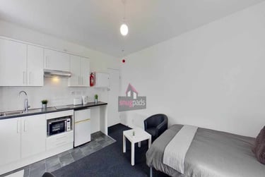 1 bed house, Salford, Ellesmere Park, M300DX - Image 5