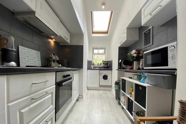 2 bed flat, Roath, Plasnewydd, Cardiff, CF243QB - Image 2