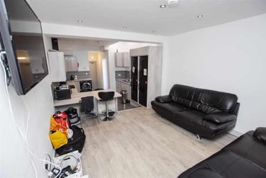 7 bed house, Harrow Road, Selly Park, Birmingham, B297DN - Image 2