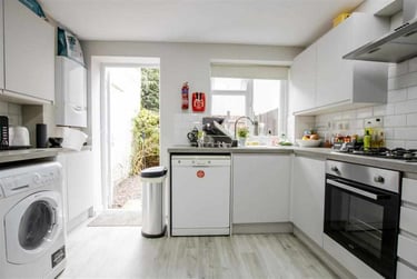 5 bed house, Lime Avenue, Dawlish Road, Selly Park, Birmingham, B297AJ - Image 4