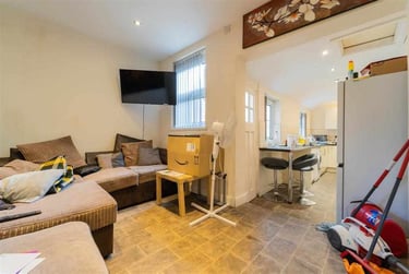 4 bed house, Dawlish Road, Selly Park, Birmingham, B297AF - Image 1