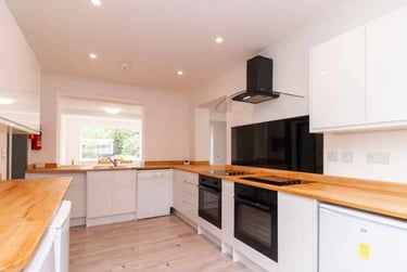 6 bed house, Bland Road, Clover Hill, Norwich, NR58SA - Image 1