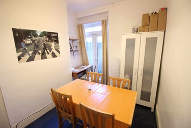 4 bed house, Cathays, Cardiff, CF244JW - Image 2