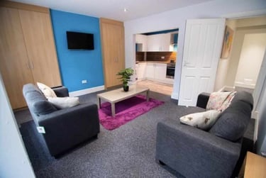 3 bed flat, 61-63 Clarkehouse Road, Broomhall, Sheffield, S102LG - Image 1
