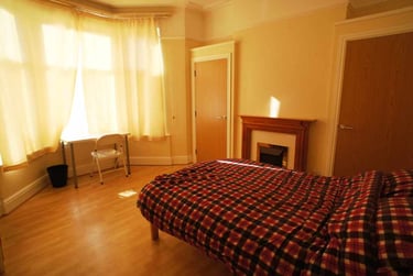 6 bed house, Cathays, Cardiff, CF244AW - Image 8