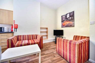 3 bed flat, Ecclesall Road, Sharrow, Sheffield, S118PE - Image 1