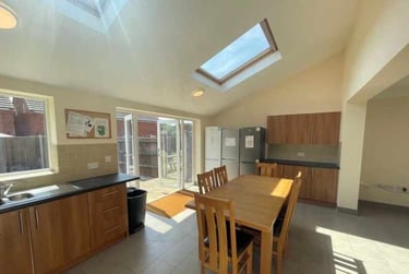 9 bed house, 498 Earlham Road, Earlham, Norwich, NR47HR - Image 2