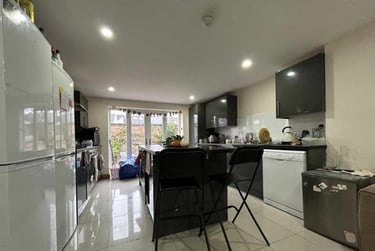 6 bed house, Cathays, Cardiff, CF244JF - Image 3